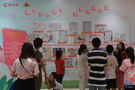 我是追梦人，我是护旗手！羊晚手抄报进商场巡展活动收官图片