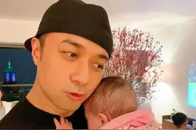 古巨基52岁妻子高龄生产，喜悦背后让人心疼，爱情结晶来之不易图片