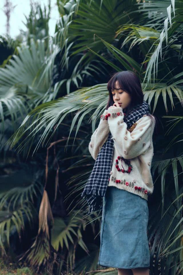 安静森系少女, 清风拂过脸庞, 撩动柔情的双眸(芝麻女孩儿 图片) - 冷