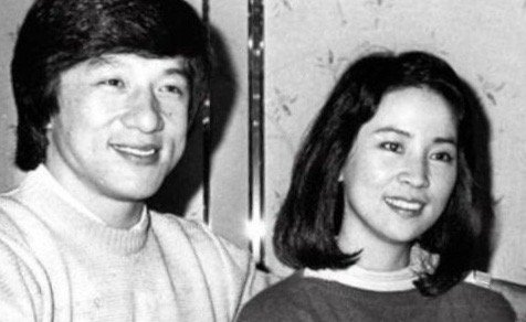 曾有人问成龙身价多少？他笑而不语：“一定没马云多，但也不少”