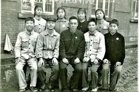 难忘中学时代的学姐图片
