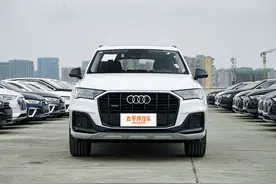 70万中大型SUV之争，林肯飞行家对比奥迪Q7图片