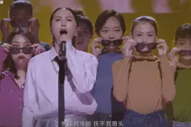 谭维维用一首《小娟》为被家暴的女性发声，用女性力量为女性发声图片