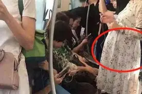 “车都买不起，还敢生孩子”，孕妈坐公交被羞辱，小男孩帮忙反怼图片