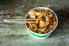 陕西大爷卖凉皮，一年获利63万，生意人都要学一学图片