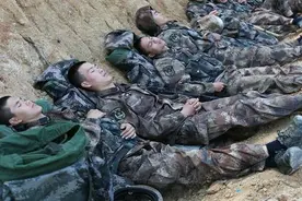 解放军押运兵多苦？押运100亿导弹，却吃5元“豪华大餐”图片