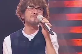 "R&B教父"PK"情歌教父"，陶喆和周传雄，到底谁更厉害？图片