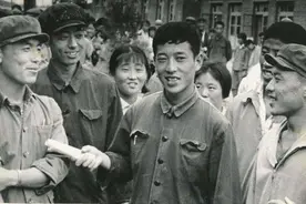 47年前，那位轰动一时的"白卷英雄"张铁生，如今生活如何？图片