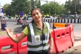 看到印度交警上班，我能坐在路边笑一天，不愧是开挂的民族图片