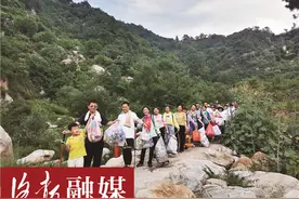 洛阳一群户外活动爱好者组成山林拾荒队！每月进山捡一次垃圾图片