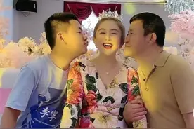 长贵小19岁娇妻生日太豪华，穿深v长裙身材火辣，获56岁丈夫献吻图片