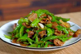 做辣椒炒肉，先炒辣椒还是肉？很多人做错，记住顺序，软嫩又香辣图片