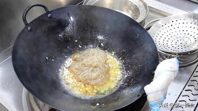 粉条怎么做更好吃？厨师长教你这种做法，好吃又入味，太香了