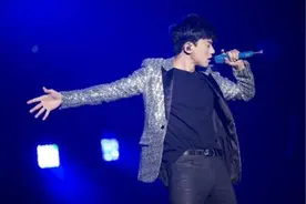 张杰发文质问员工，遭网友质疑：戏过了，大必强行立"乐痴"人设图片