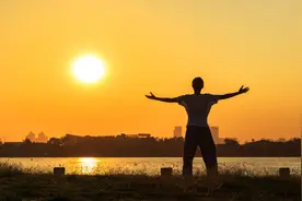 我为什么不听爸妈的话：最穷不过要饭，不死终将出头图片