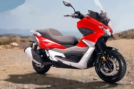 售27990元的大阳跨界踏板来了，配17.4L油箱，可越野图片