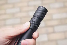 可防身照明的“光棍”，保障你的出行安全！纳丽德N15便携灯棍图片