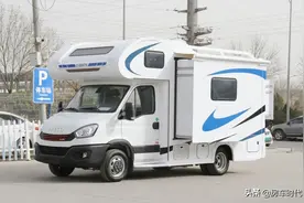 6座6卧 巨威双拓展旗舰版房车 美式奢华享受 家庭出行之星图片