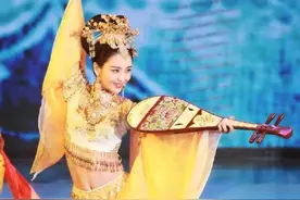 敦煌一舞，佟丽娅与哈尼克孜图片