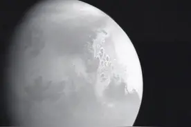 出现故障了？中国天问一号拍出白色火星，与国外不同的原因在这图片