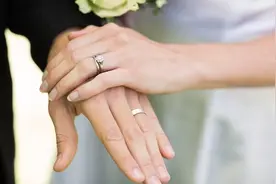 一位中年女性产后抑郁后浴火重生，经历才知道婚姻的本质图片