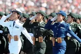 女兵军中绿花图片