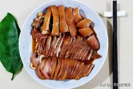 上班族带饭之卤水猪耳朵猪尾，满满的胶原蛋白，方便快捷图片