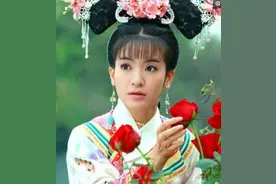 4位演过“小燕子”的女星，只有图4在演小燕子，其余都是在模仿图片