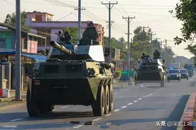 全面反击！缅甸空军基地遭火箭弹袭击，大桥遭爆炸：警察局被袭击图片