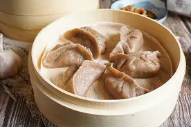 头伏饺子，别只会做三鲜馅了，教你减肥也能吃的低脂荞麦驴肉蒸饺图片