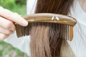 分享四个洗头“小窍门”，都能做到，头发越来越柔顺，发量也多了图片