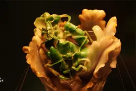 台北故宫翡翠白菜值1000亿美元？天津博物馆的冻白菜毫不逊色图片