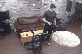 亚洲天王有多抠？只花8000块娶国民女神，3亿豪宅里要啥没啥图片