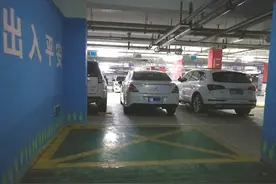 地下车库也有消防通道！龙泉新城吾悦华府却把消防通道当车位卖了图片