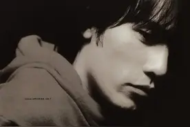 周杰伦出道那一年图片