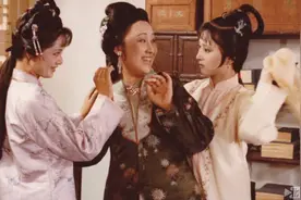 薛家母女在林黛玉面前令人作呕的表演：撒谎、诅咒、秀母女情深图片
