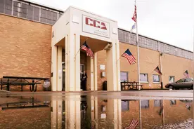 美国政府允许私人开设监狱，你知道在美国开监狱有多赚钱吗？图片