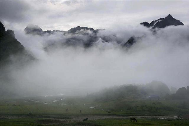 在“中国十大经典徒步路线之一”的洛克线上,我重新理解了生活