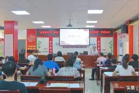 “夜读大课堂”开班，清新这群青年努力提升理论业务素质图片