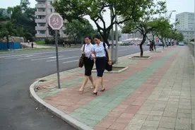 直击：马路边的朝鲜，溜溜达达的日子图片