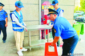 合肥街头上演职业“变形记”城管队员与运维小哥互换身份图片