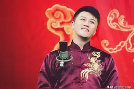 德云社刘九思被拽下舞台，胫骨流血红肿，说相声真是“高危职业”图片