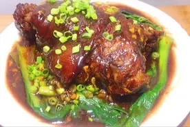 四川名菜东坡肘子！肉质细嫩、肉味醇香、肥而不腻、入口即化！图片