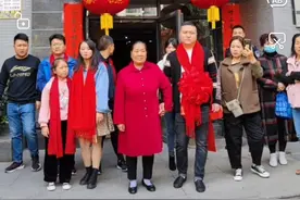 被拐卖32年的儿子今天回家！图片
