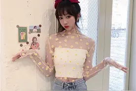 原来时髦精们都是这样穿吊带背心的！时而元气满满，时而妩媚动人图片