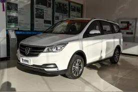 性价比高，低价7座，大空间高配MPV，带你看宝骏730图片