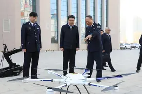 市委副书记、政法委书记赵立新到市公安局慰问调研图片