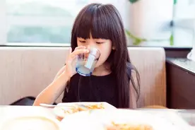 孩子营养不良，可能源于这5个错误的喂养习惯，父母可不要忽视了图片
