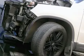 怪兽修车：翻新"破烂不堪"的大众途观，见证"美女一手车"复活图片