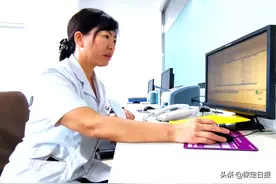 “最美医生姐姐”跪地救人背后：良好家风造就善美品质 医院环境成就医者仁心图片